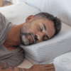 persona dormiendo con new pillow 360