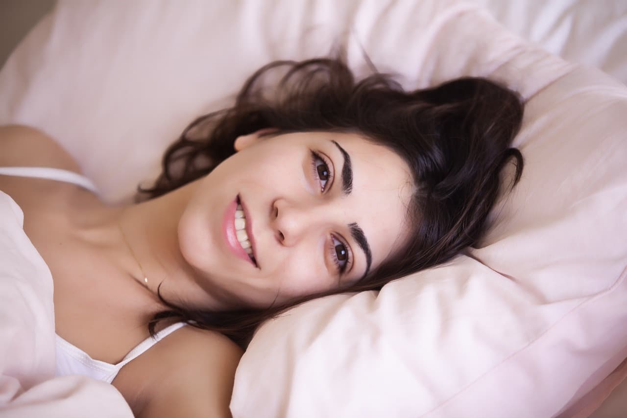 beneficios de dormir con nuestra almohada cervical